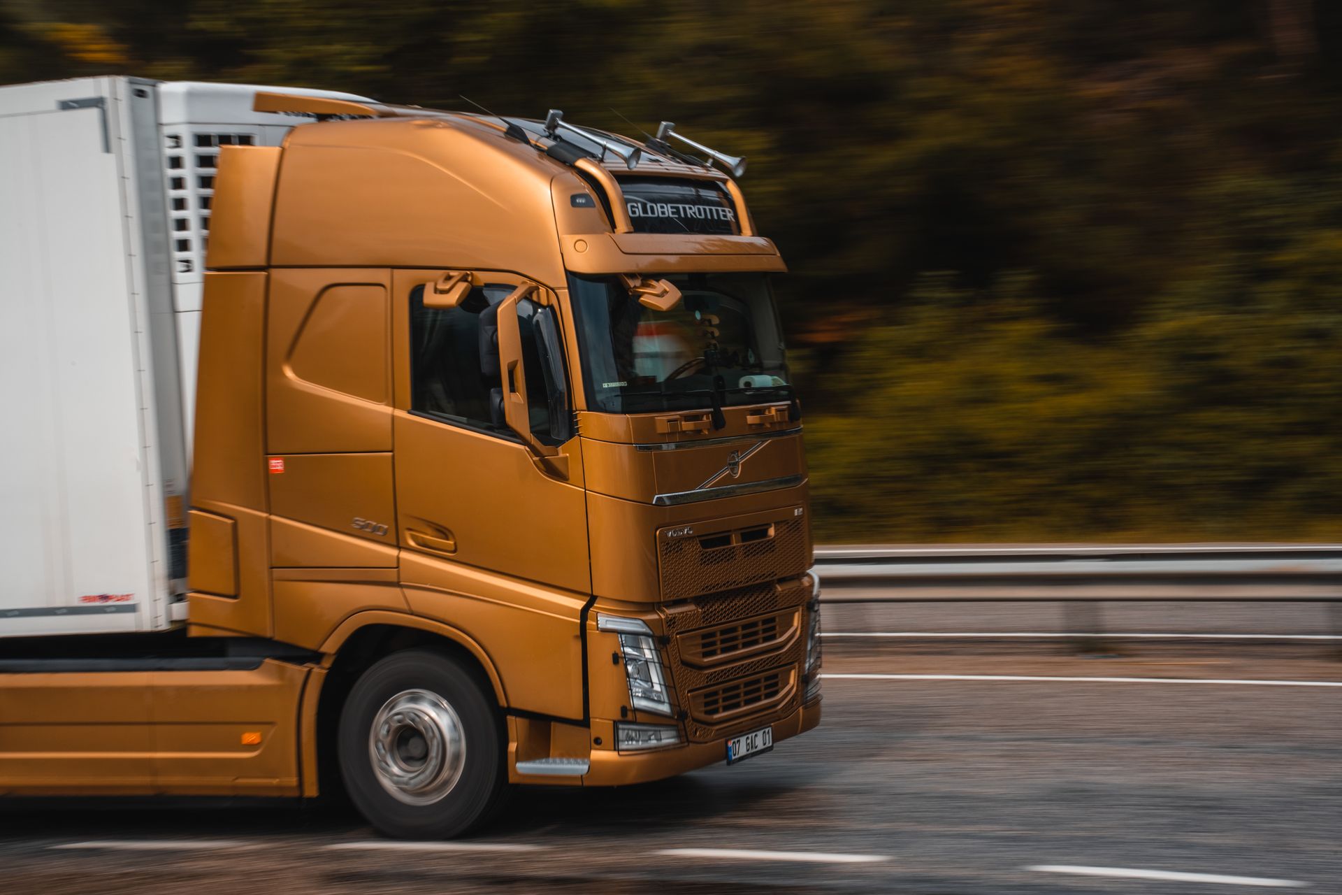 Camión en carretera — cursos CAP